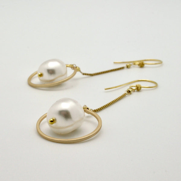 Nugget Gold-Plated Pearl Chain Circle Drop Earrings